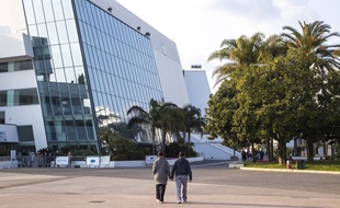Le Palais des festivals de Cannes accueille un centre de vaccinations mais toujours pas de congrès