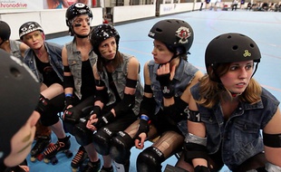 Le club lillois de roller derby "Switch blade roller grrrls".