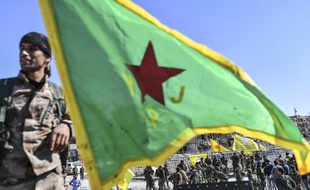 Un combattant kurde des YPG à Raqa en octobre 2017