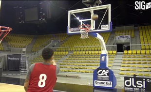 VIDEO. Basket: Le concours de paniers dingues des joueurs de la SIG A.J Slaughter et Erving Walker