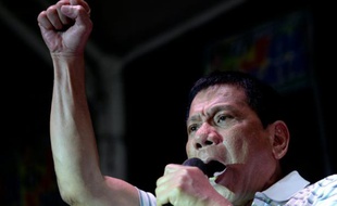 Rodrigo Duterte, favori du scrutin présidentiel aux Philippines, lors d'un discours à Manille, le 23 avril 2016