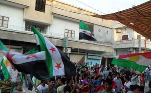 La Turquie a réclamé dimanche une réunion de l'Otan au sujet de son avion abattu vendredi par la Syrie, dont le régime a encore perdu des soldats dans les violences qui font désormais régulièrement plus de 100 morts par jour.
