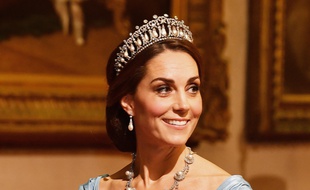 Kate Middleton a porté la tiare de Lady Di lors d'un buffet.