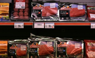 Un rayon viande d'un supermarché à Dol-de-Bretagne, dans l'ouest de la France, le 4 février 2016
