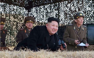 Le leader nord-coréen Kim Jong-Un quelque part en Corée du Nord, le 20 mars 2015.