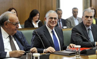 Le Premier ministre grec, Lucas Papademos, qui dirige depuis novembre 2011 un gouvernement de coalition, a annoncé mercredi à son conseil des ministres que des élections législatives anticipées se tiendront en Grèce le 6 mai, selon l'agence de presse grecque ANA (semi-officielle)