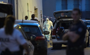 Des enquêteurs sur la scène du crime, à Marseille, le 31 août 2016.