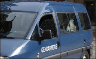 Un accident de la circulation a fait quatre morts et six blessés dont deux graves, samedi matin dans le XIIIe arrondissement de Paris, a-t-on appris auprès des Pompiers de la capitale