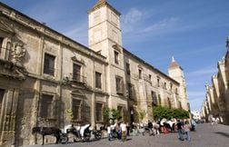 La mosquée cathédrale de Cordoue est en proie à un incendie en Andalousie