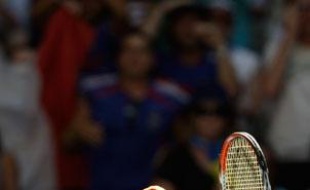 La Française Alizée Cornet exulte lors de sa victoire contre la Slovaque Hantuchovalors du troisième tour de l'Open d'Australie le 23 janvier 2009.