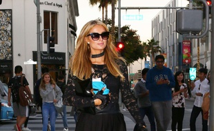 Paris Hilton le 21 novembre à Beverly Hills.