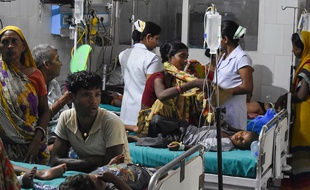 Une épidémie d'encéphalite aiguë a causé la mort d'une centaine d'enfants depuis le 1er juin, ici à Bihar le 19 juin 2019.