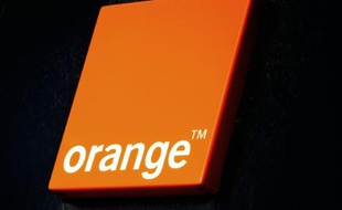 Le logo de l'opérateur Orange, le 19 décembre 2013 à Dunkerque