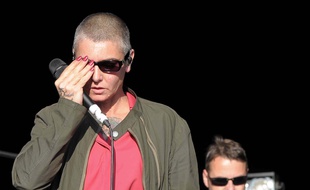 La chanteuse irlandaise Sinead O'Connor en concert le 30 juillet 2014.