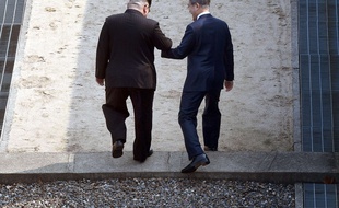 Le dirigeant nord-coréen Kim Jong-un et le président sud-coréen Moon Jae-in le 27 avril 2018 lors du sommet de Panmunjom.