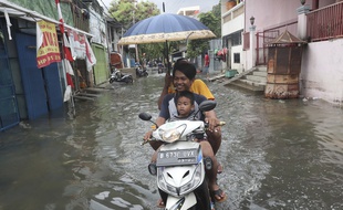 Les inondations sévissent en Indonésie