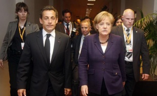 Nicolas Sarkozy et Angela Merkel, le 7 mai 2010 à Bruxelles.