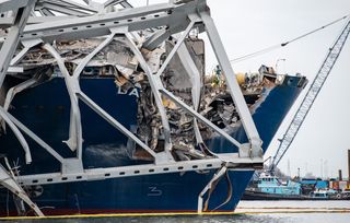 Baltimore commence à déblayer son pont effondré