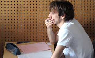 Un candidat au baccalauréat lors de l'épreuve de philosophie au lycée Pasteur de Strasbourg, le 18 juin 2012.