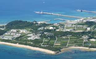 La base militaire américaine de White Beach, sur l'île d'Okinawa, non loin de l'endroit où les pièces ont été découvertes.