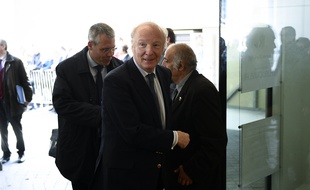 Brice Hortefeux lors de son arrivée au Bureau Politique des Républicains, au siège du parti à Paris, le 24 avril 2017.