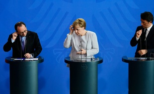 François Hollande, Angela Merkel et Matteo Renzi le 27 juin 2016, lors d'une réunion à Berlin aux lendemains du Brexit