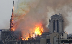 La cathédrale Notre-Dame en feu, le lundi 15 avril 2019.