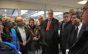 Le ministre du Redressement productif, Arnaud Montebourg, doit rencontrer jeudi matin les salariés de FagorBrandt à Orléans, au lendemain de la reprise du travail sur le site, et en fera de même l'après-midi chez Kem One dans l'Ain, à la veille de la décision de justice sur la reprise du groupe chimique.