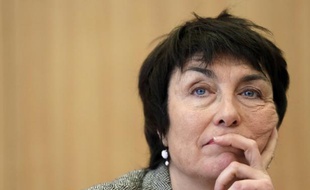 La région Ile-de-France contiendra ses dépenses de fonctionnement et maintiendra son niveau d'investissement en 2013, a affirmé mercredi la vice-présidente chargée des Finances Marie-Pierre de la Gontrie (PS), en réponse aux critiques de l'opposition.