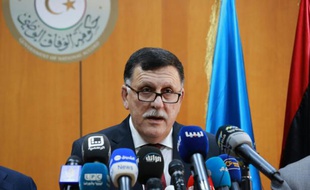 Fayez al-Sarraj, chef du gouvernement d'union soutenu par l'ONU, lors d'une conférence de presse à Tripoli, le 30 mars 2016