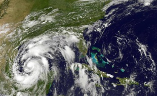 Image de la tempête tropicale Alex, qui s'est transformée en ouragan de catégorie 1, prise par le satellite GOES-13 au-dessus du golfe du Mexique, le 29 juin 2010.