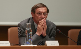 Robert Herrmann.