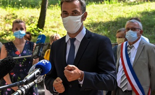 Le ministre de la Santé Olivier Véran lors d'un déplacement en Lozère, a assuré qu'il n'y aurait pas de confinement généralisé dans les Ehpad.