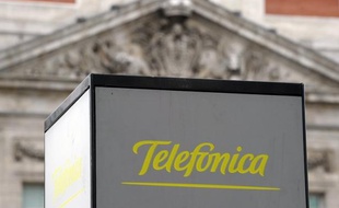 Telefonica coupe son dividende, Mango réduit ses prix, Santander sacrifie son bénéfice pour mettre de l'argent de côté: les entreprises espagnoles, désemparées face à une crise interminable, multiplient les parades pour tenter de s'adapter.