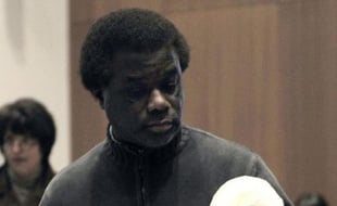 Le parquet d'Avesnes-sur-Helpe (Nord) a requis mercredi un an de prison avec sursis contre un enseignant soupçonné d'avoir extorqué de l'argent à des parents pour éviter à leur fils d'être exclu.