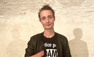 Le gilet jaune Antoine Boudinet, qui a avait eu la main arrachée durant une manifestation à Bordeaux en 2018, est sur la liste du candidat aux municipales Philippe Poutou.