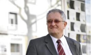 Charles Coyac est agent immobilier à Nantes.