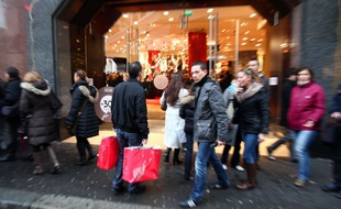Les achats de Noël pour les retardataires, ça rime avec galère.