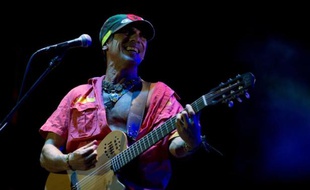 Manu Chao lors d'un concert à Montevideo, le 21 novembre 2012