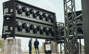 Baptisée Orca, l'usine de captation et stockage du CO2 que vient de lancer l'entreprise Climeworks, en Islande, en collaboration avec le projet islandais Carbfix, peut retirer 4.000 tonnes de CO2 de l’atmosphère chaque année