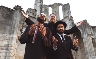 Ramzy Bedia, Guillame de Tonquédec et Jonathan Cohen dans Coexister de Fabrice Eboué