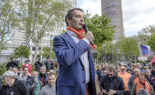 Florian Philippot lors d'un rassemblement contre les restrictions sanitaires, à Lyon le 17 avril 2021.