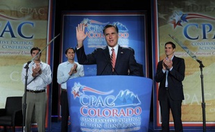 Mitt Romney repart en campagne jeudi tonifié par sa bonne performance de mercredi dans le débat contre Barack Obama, qui tentera de rassurer ses partisans après une prestation décevante.