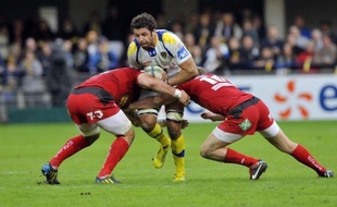 Le troisième ligne de Clermont Damien Chouly et l'ouvreur Brock James ont déclaré forfait pour le quart de finale de Coupe d'Europe contre Montpellier samedi, a-t-on appris jeudi de sources concordantes.