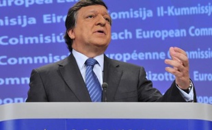La Commission européenne a annoncé samedi qu'elle voulait "renforcer" la surveillance des finances publiques grecques et acccroître ses "capacités" à Athènes, mais que l'Etat grec devait rester souverain.