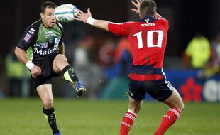 Petre Mitu, sous le maillot de Montauban, face à l'ouvreur du Munster Ronan O'Gara, le 10 octobre 2008 à Limerick.