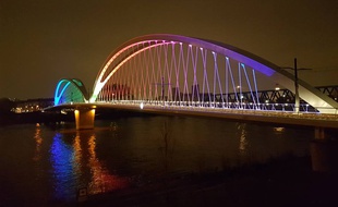 Les couleurs du nouveau pont du tram sur le Rhin peuvent changer.
