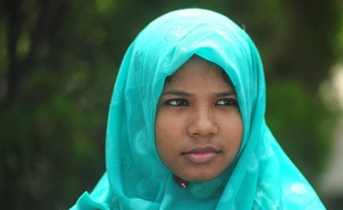 Une jeune couturière de 18 ans, sauvée miraculeusement des ruines d'un immeuble qui s'était effondré fin avril au Bangladesh après 17 jours passés sous les gravats, a quitté jeudi l'hôpital en disant se sentir "très bien" et avoir hâte de commencer son nouvel emploi dans un hôtel de luxe.
