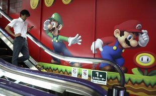 Une publicité pour Nintendo dans un magasin à Tokyo, en juillet 2015.