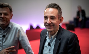Ian Brossat, tête de liste communiste pour les élections européennes, en meeting à Paris le 16 mai 2019.